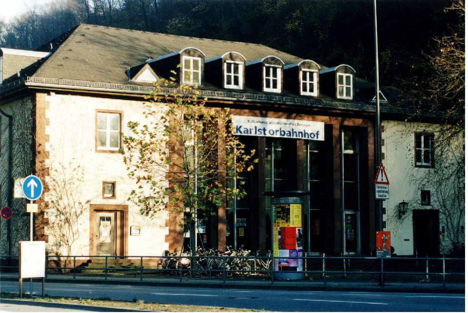 Der Karlstorbahnhof in der Heidelberger Altstadt, 2001
